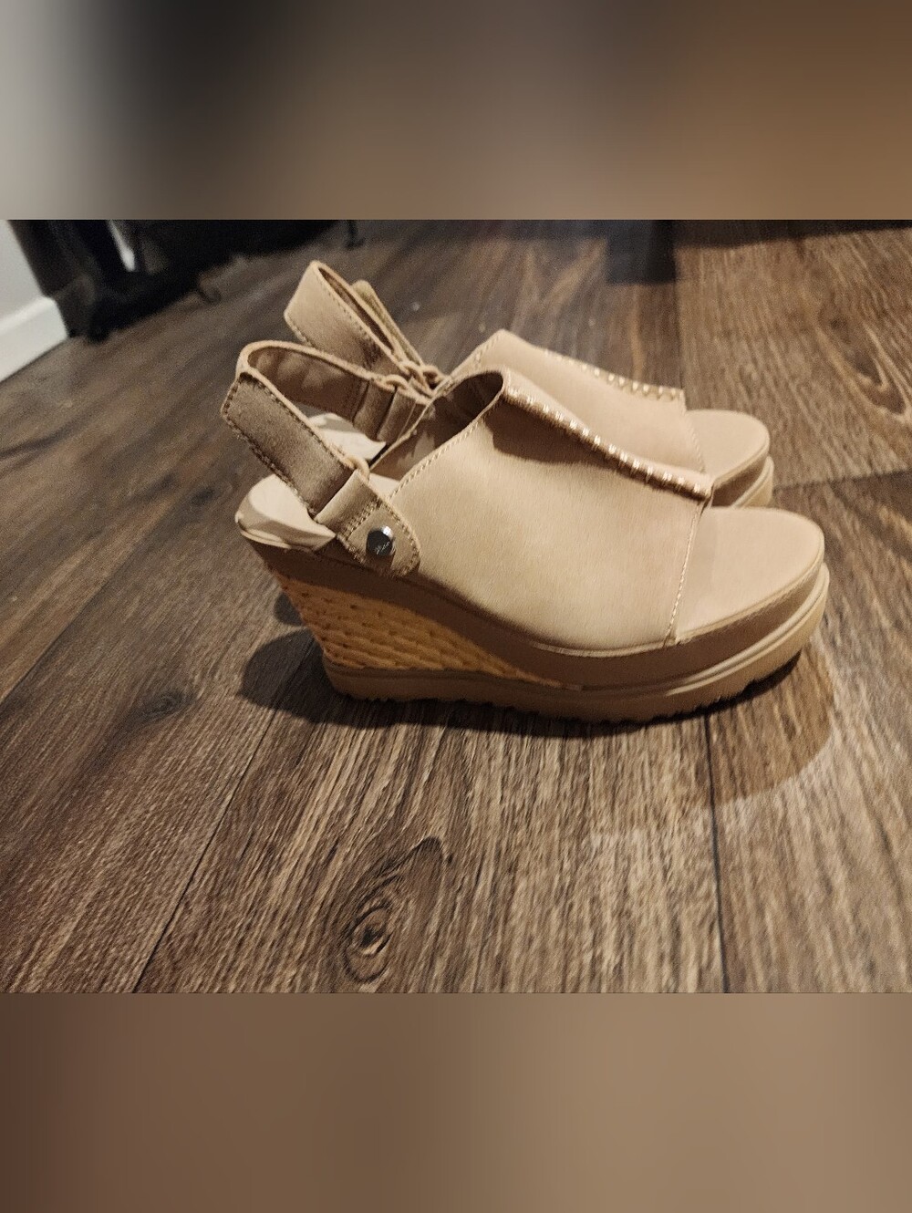 UGG Wedge Sandals with Adjustable Strap 1155430 Size 6.5 New